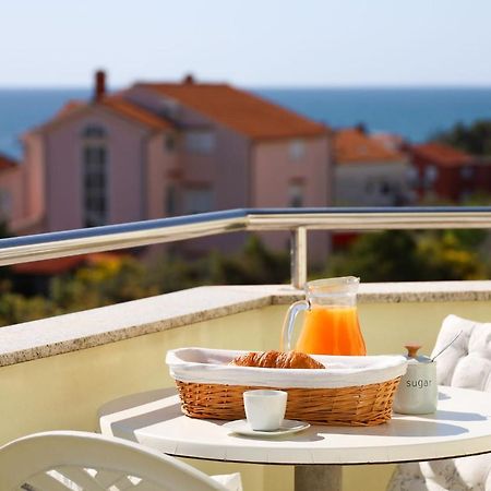 The Florens Residence Near The Beach With The Pool, Bbq And Kids Playground, Zadar Diklo Екстериор снимка