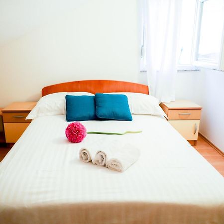 The Florens Residence Near The Beach With The Pool, Bbq And Kids Playground, Zadar Diklo Стая снимка