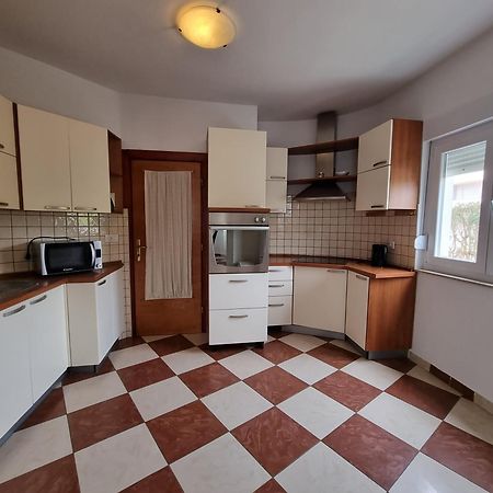 The Florens Residence Near The Beach With The Pool, Bbq And Kids Playground, Zadar Diklo Стая снимка