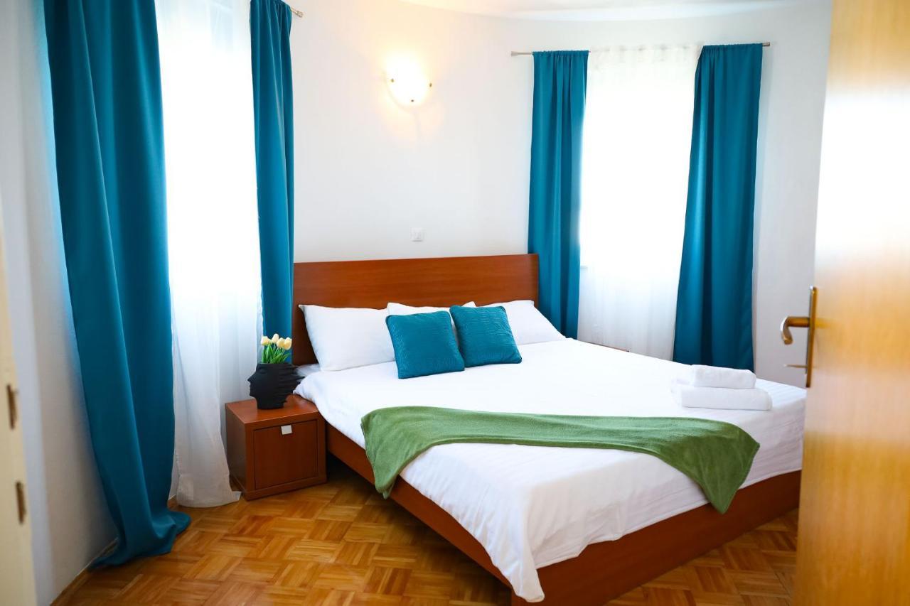 The Florens Residence Near The Beach With The Pool, Bbq And Kids Playground, Zadar Diklo Екстериор снимка