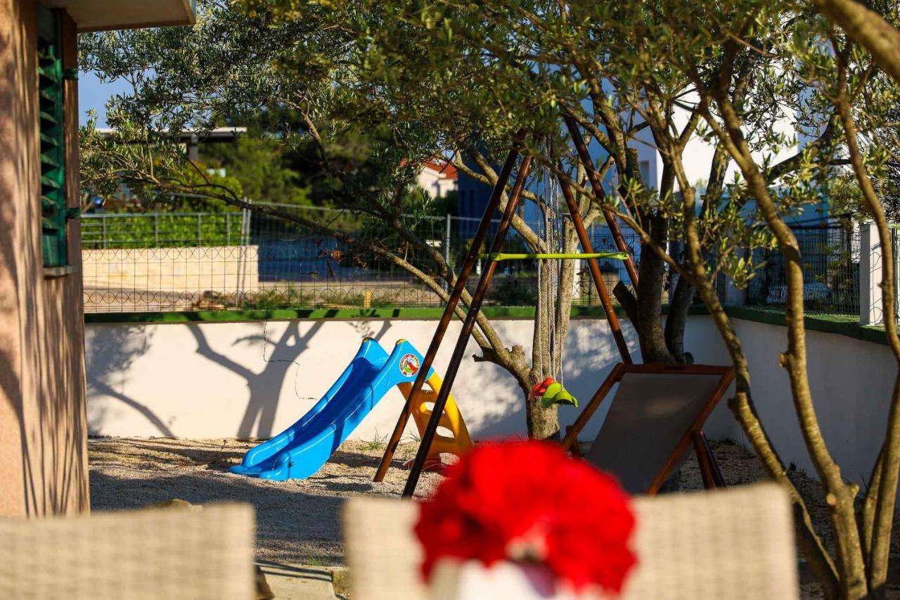 The Florens Residence Near The Beach With The Pool, Bbq And Kids Playground, Zadar Diklo Екстериор снимка