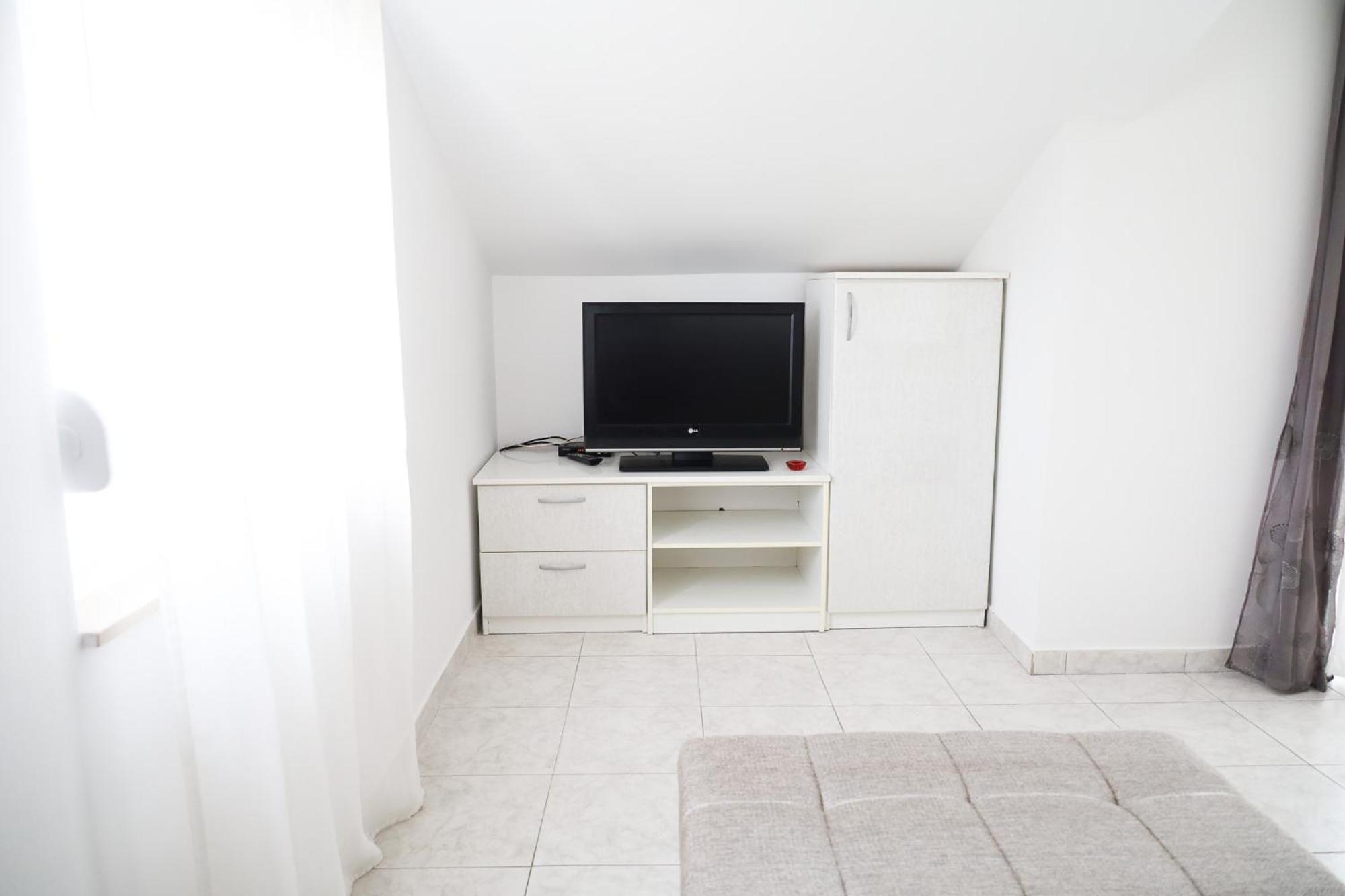 The Florens Residence Near The Beach With The Pool, Bbq And Kids Playground, Zadar Diklo Стая снимка