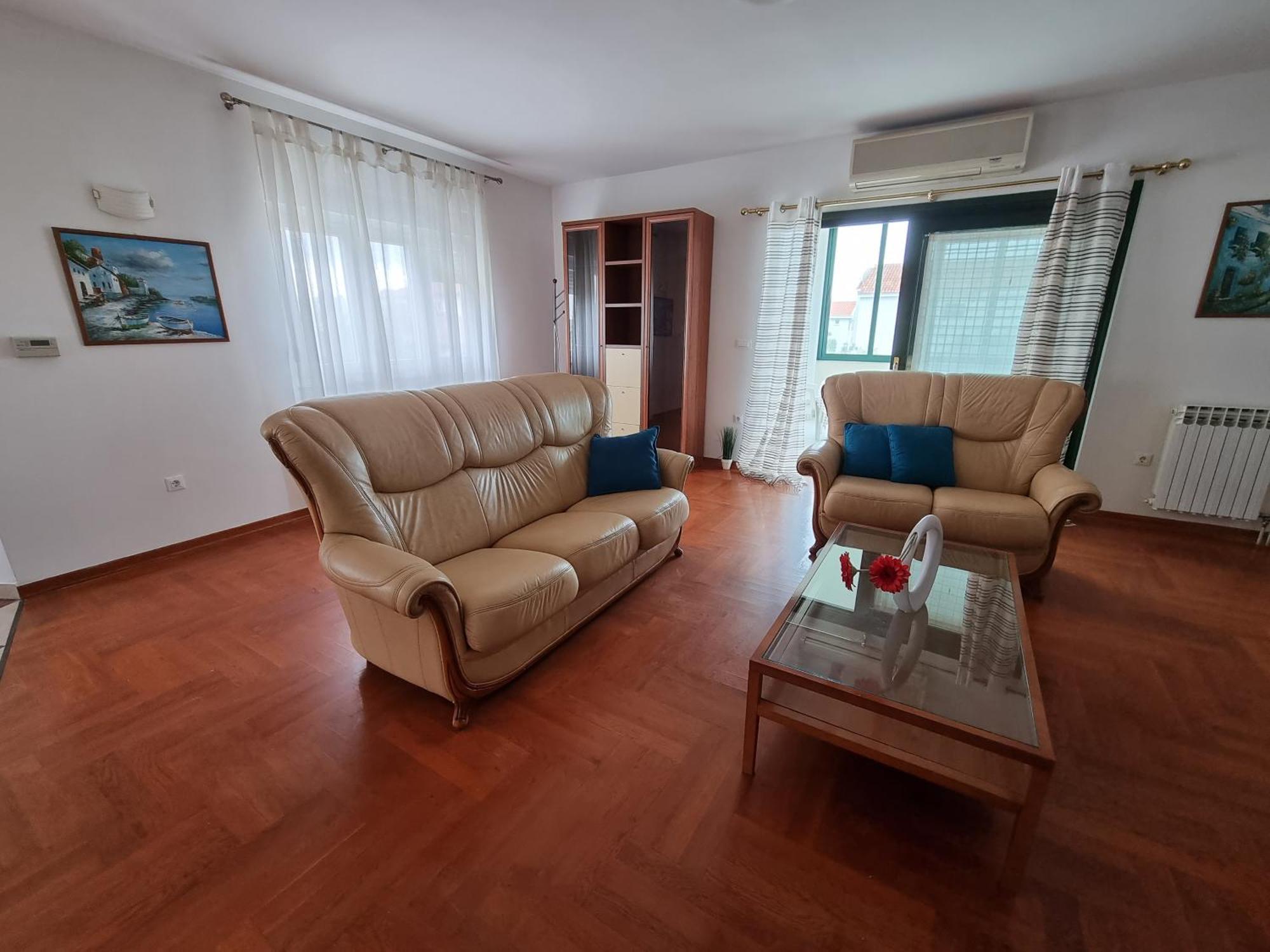The Florens Residence Near The Beach With The Pool, Bbq And Kids Playground, Zadar Diklo Стая снимка